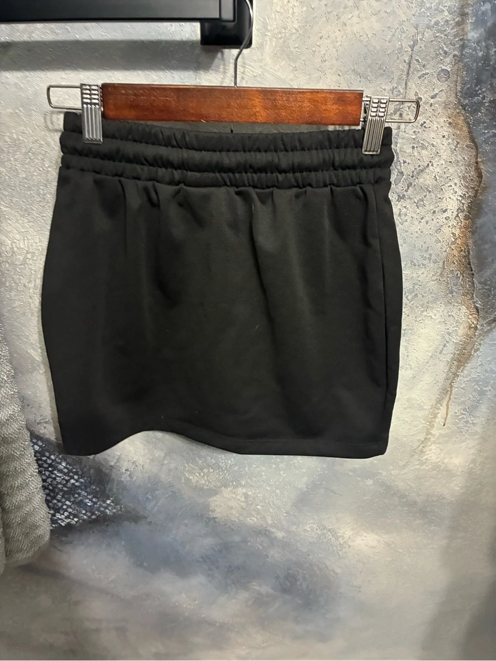 BLACK MINI SKIRT WITH DRAWSTRING SIZE SMALL